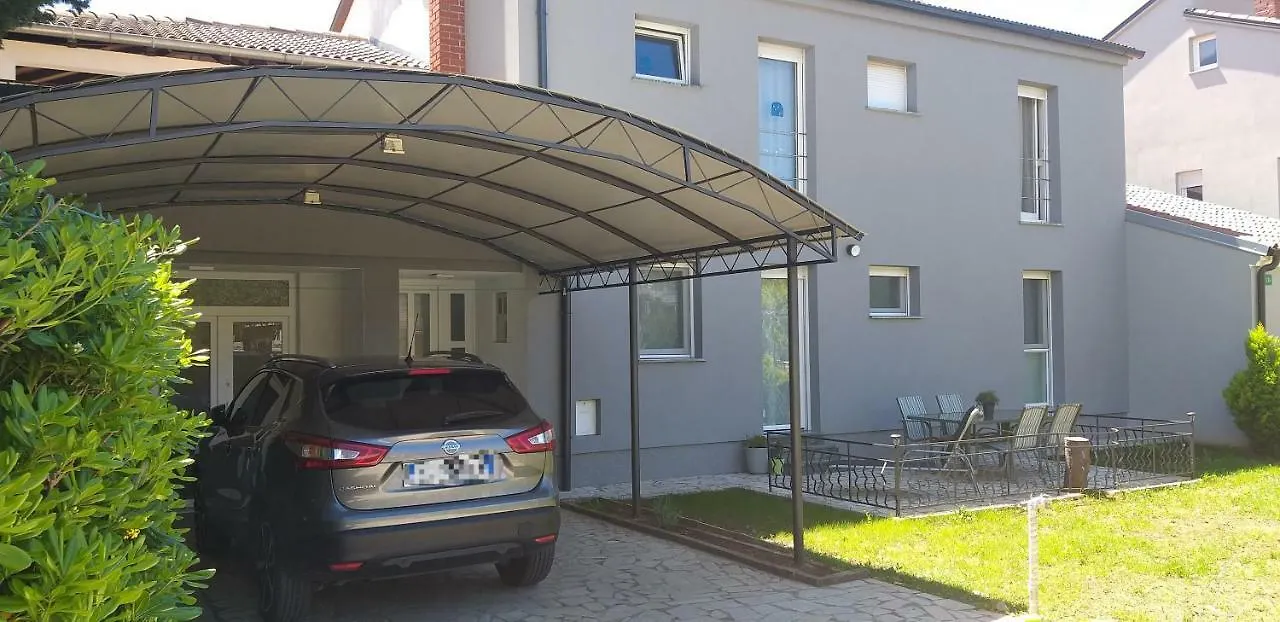 Apartamento Rainbow Pula